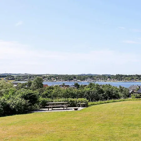 8 Person In Skals-by Traum *