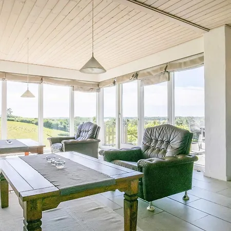 8 Person In Skals-by Traum Sundstrup